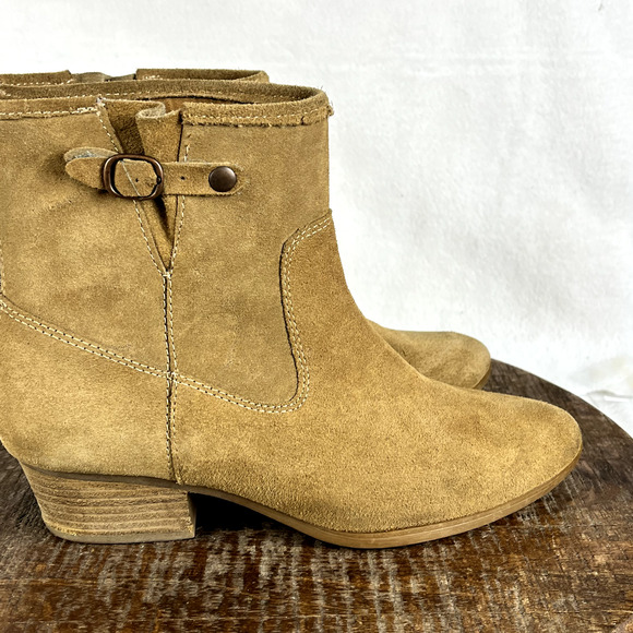 Sofft Boots Womens 7.5 Tan Suede Leather Boho Western Heels Ankle Buckle Zipper - Picture 5 of 13